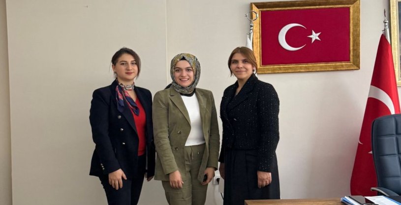 SAVAŞ'A, ZİRAAT BANKASI ILICA ŞUBE MÜDİRESİ YÜCEL 'HAYIRLI OLSUN' ZİYARETİNDE BULUNDU